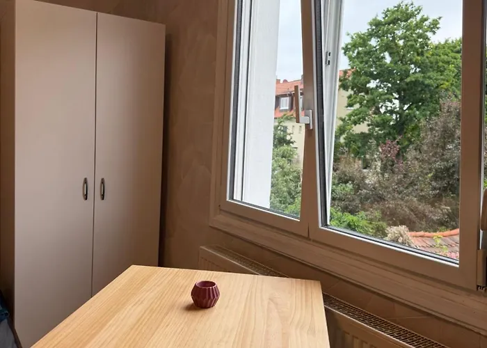 Apartmán Einzelzimmer Mit Gemeinschaftsbad Ohne Kueche *